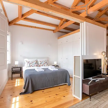 Newly Renovated Cozy Loft W/ Ac By Lovelystay Appartamento Oporto