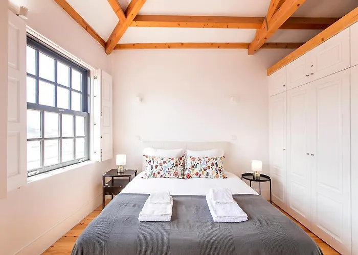 Newly Renovated Cozy Loft W/ Ac By Lovelystay דירה פורטו