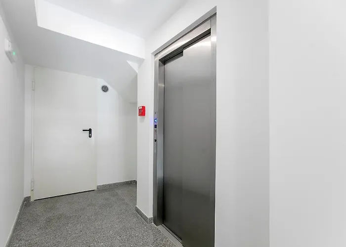 Newly Renovated Cozy Loft W/ Ac By Lovelystay