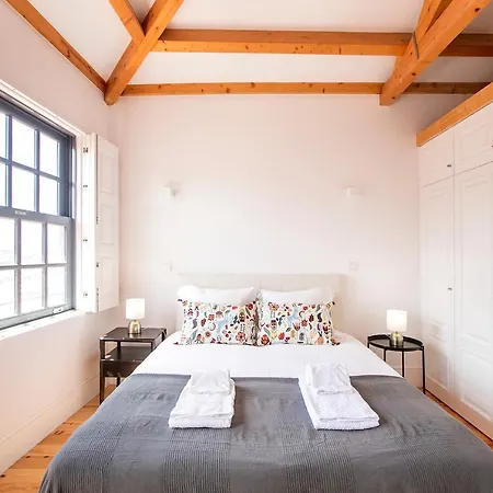Newly Renovated Cozy Loft W/ Ac By Lovelystay Appartement Porto