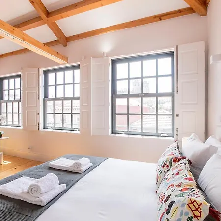 Newly Renovated Cozy Loft W/ Ac By Lovelystay